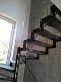 Stolpfritt glasräcke med fixpoints på trappor